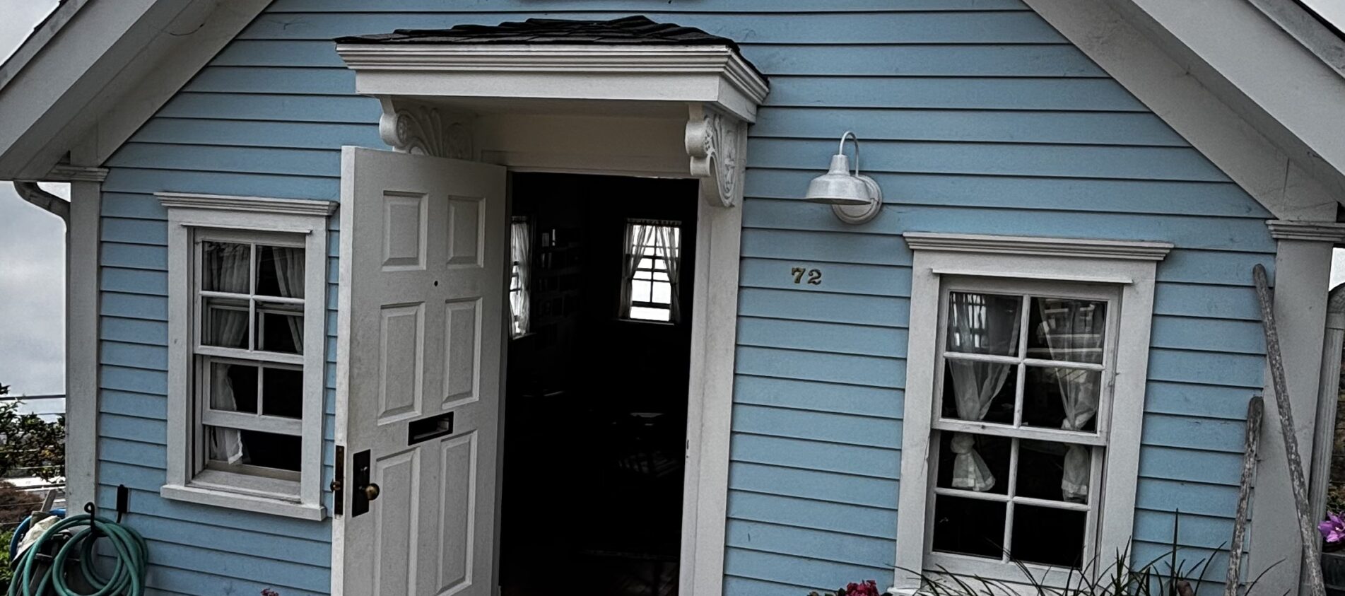 Fallen Star at UC San Diego: The House Hanging Off the Edge of a Building